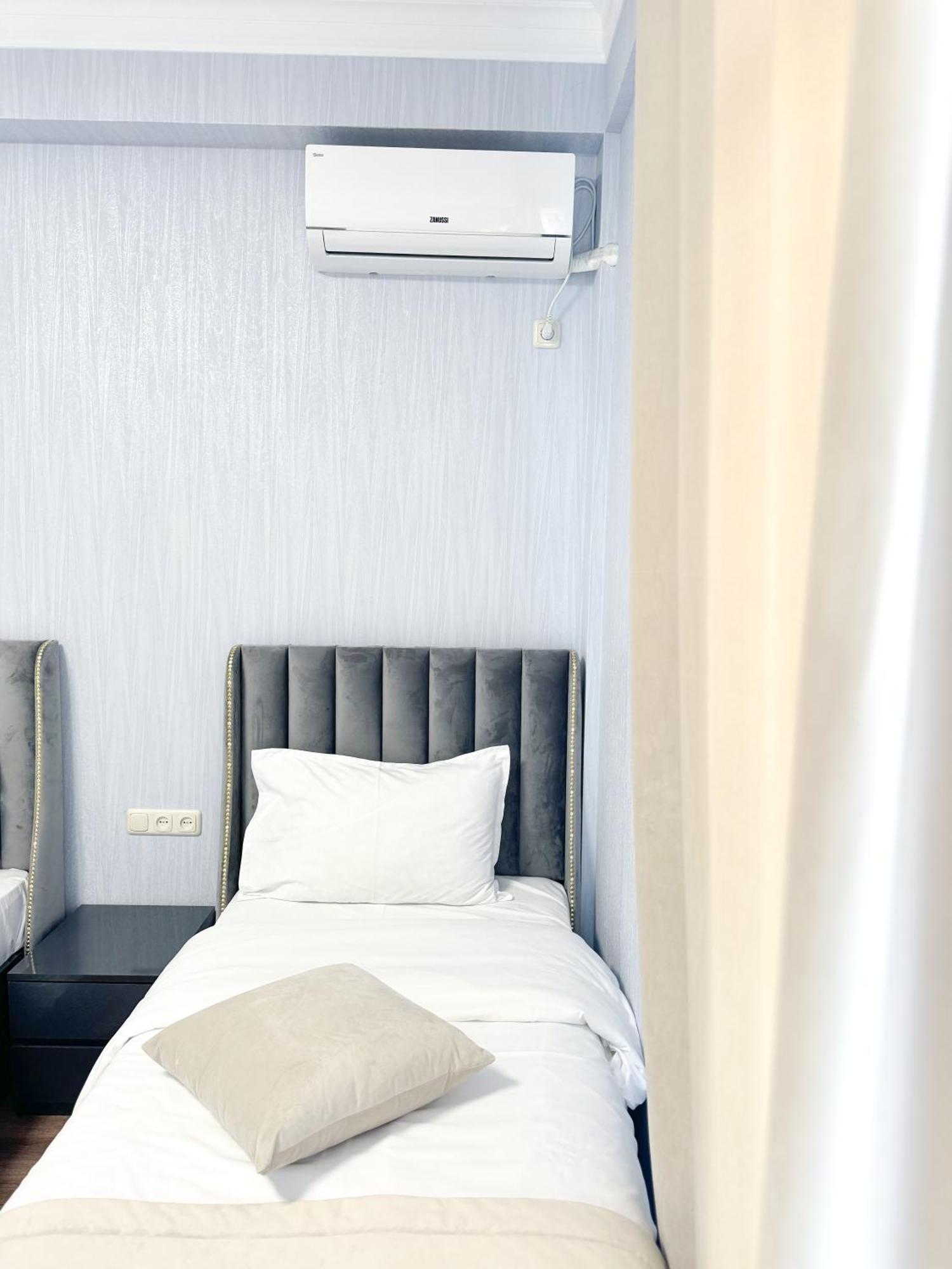 Armenia Hotel Erywań Zewnętrze zdjęcie