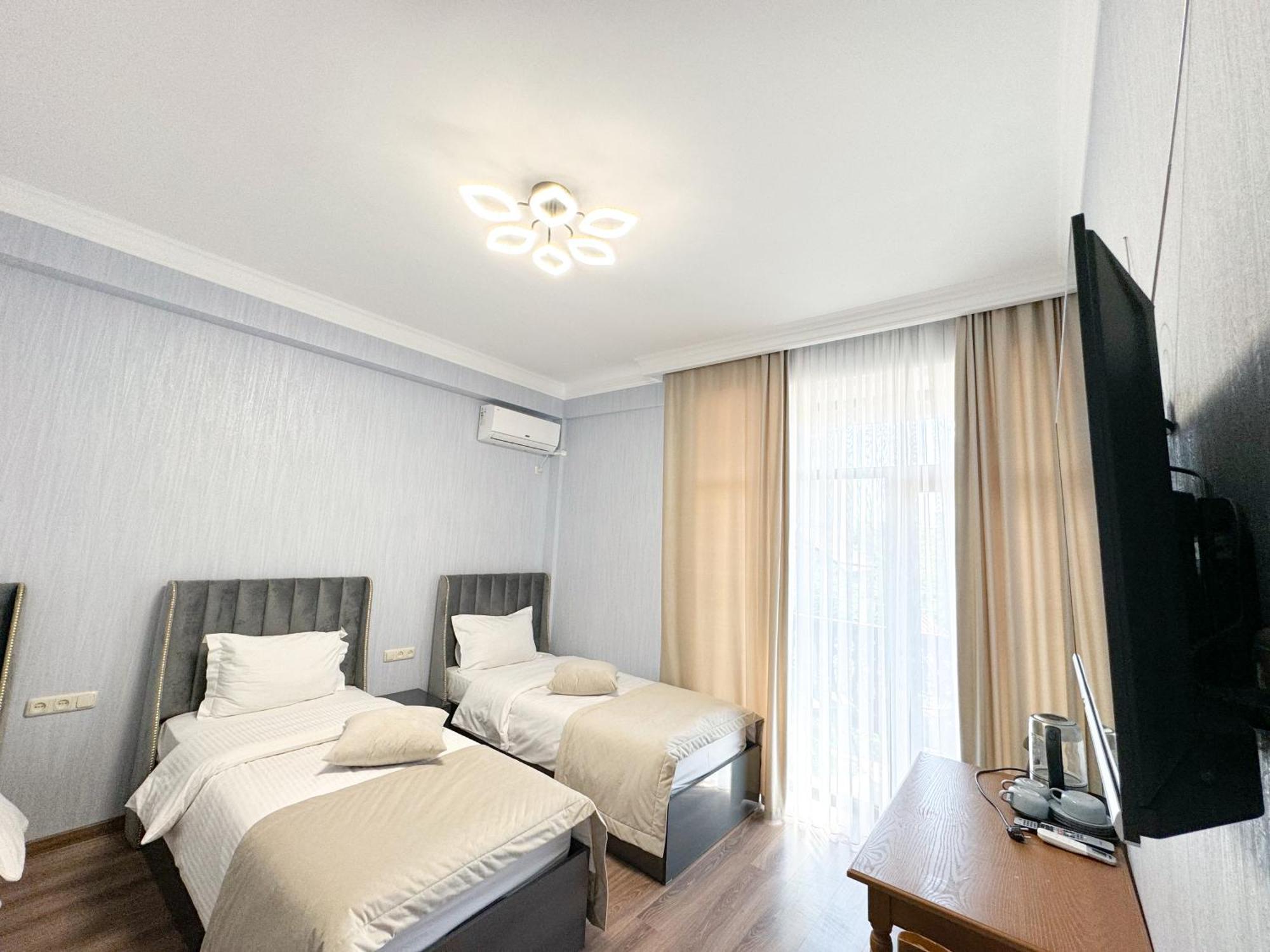 Armenia Hotel Erywań Zewnętrze zdjęcie